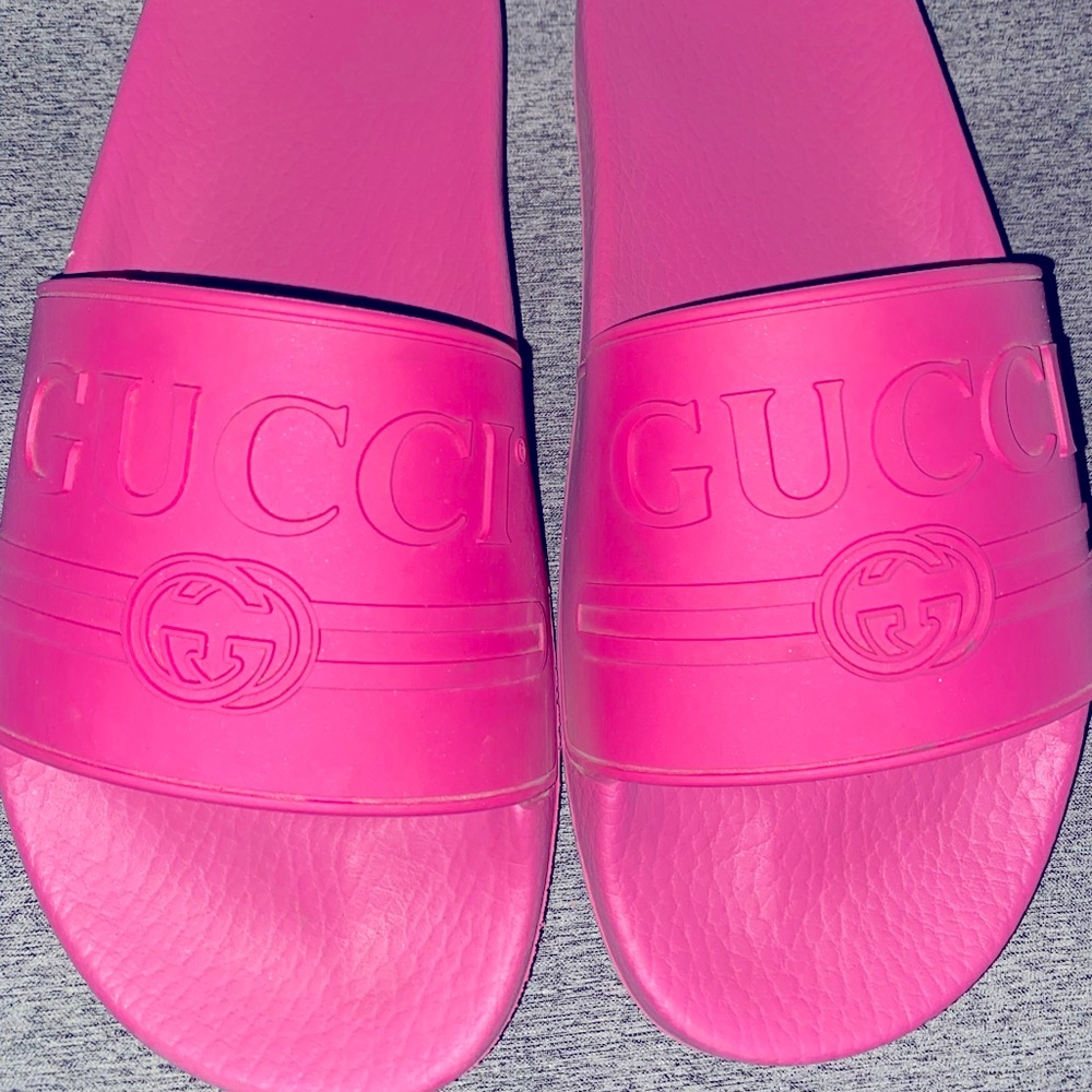 ~Pre Owned~ Pink Gucci Pool Slides Size 38